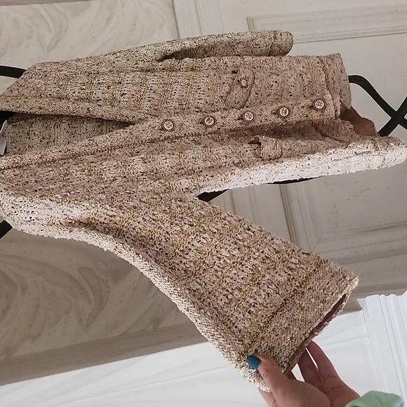 Chanel Limited Edition gold tweed jacket - Picture 12 of 14
